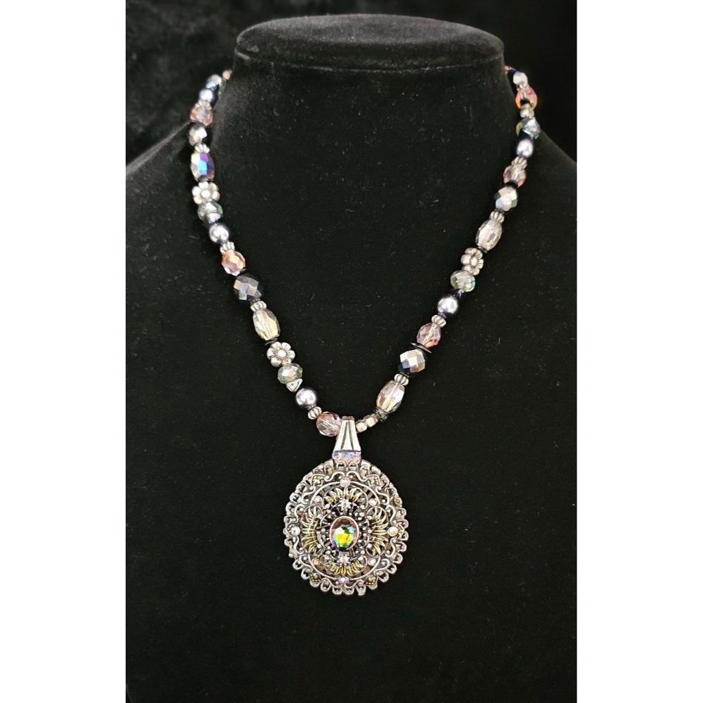Chicos Silver Tone Medallion Pendant‎ Necklace Beaded Chain Jewelry